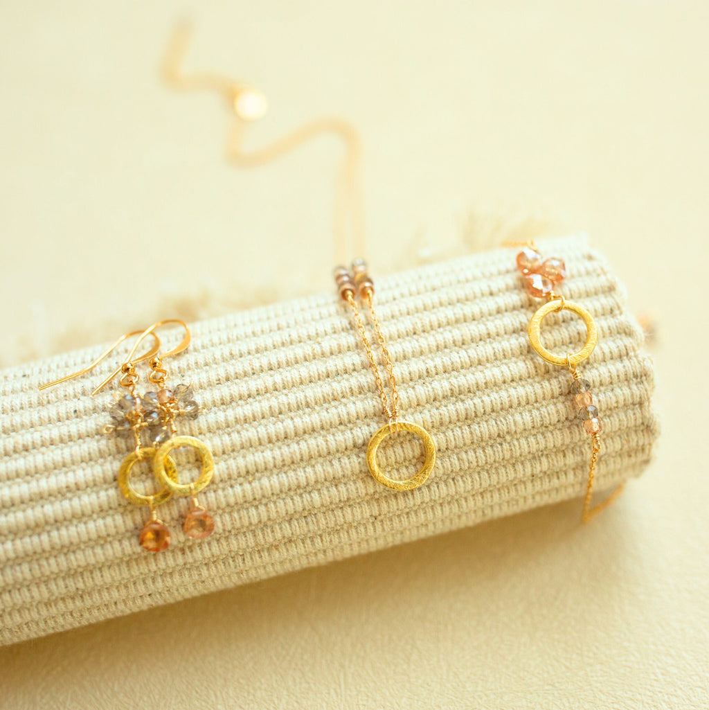 Adjustable Solara gemstone bracelet in 14k gold vermeil, slider clasp - Everlyne (view 3)