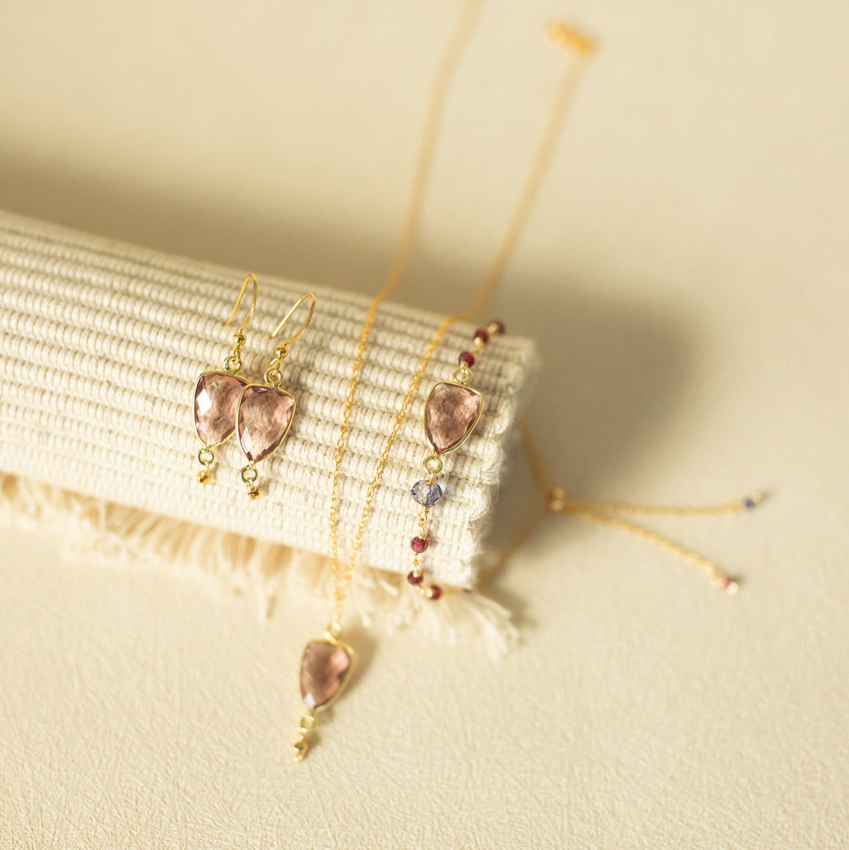 Isla jewelry set - necklace, bracelet and earrings in 14k gold vermeil - Everlyne (view 7)