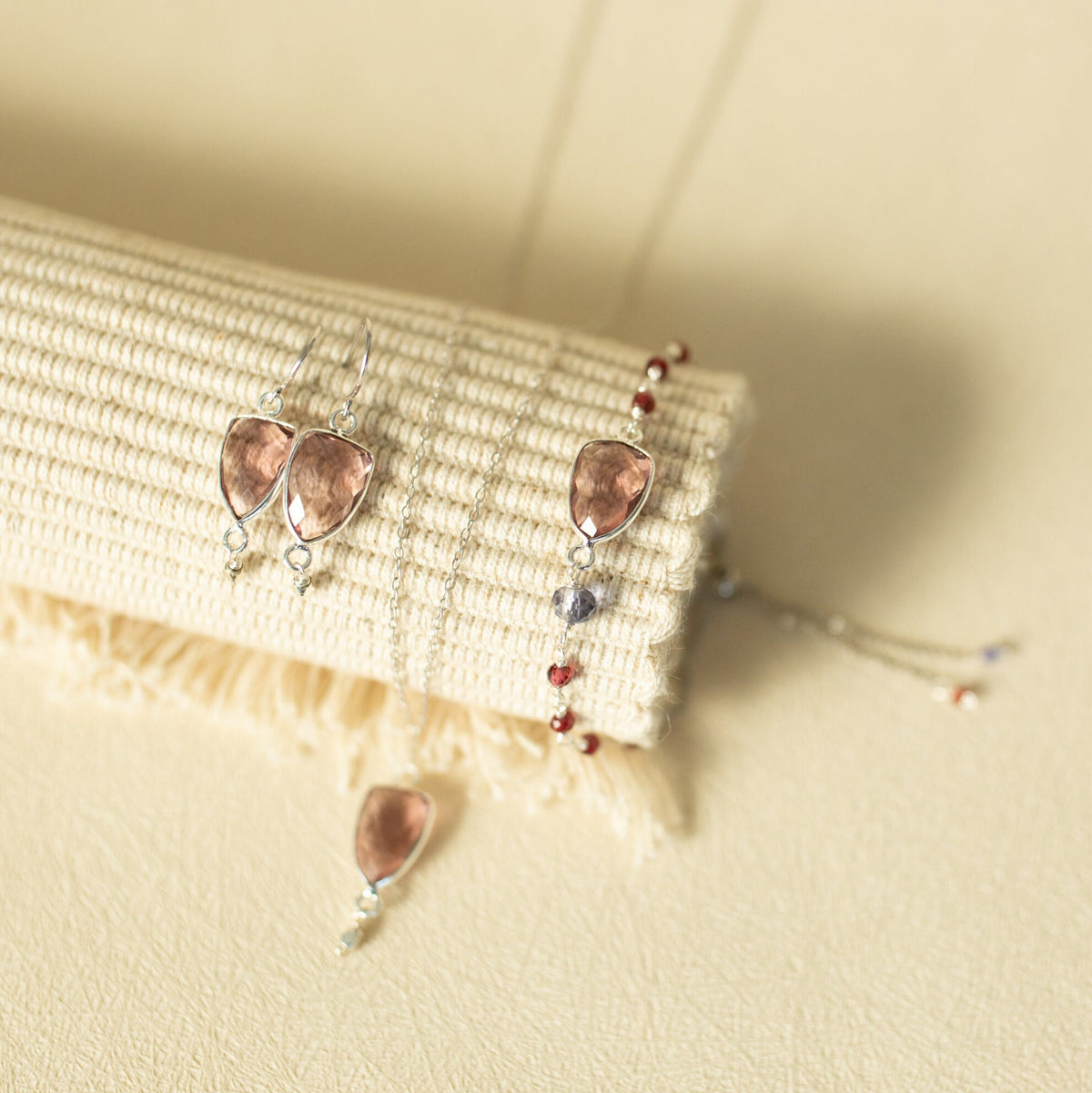 Isla jewelry set - necklace, bracelet and earrings in 14k gold vermeil - Everlyne (view 8)