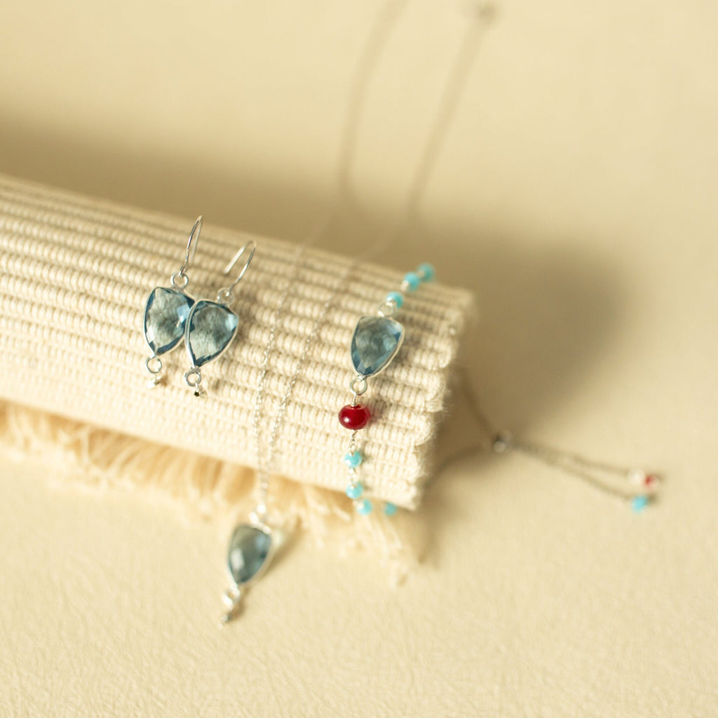 Faceted gemstone Isla bracelet in 14k gold vermeil, adjustable slider clasp - Everlyne (view 4)