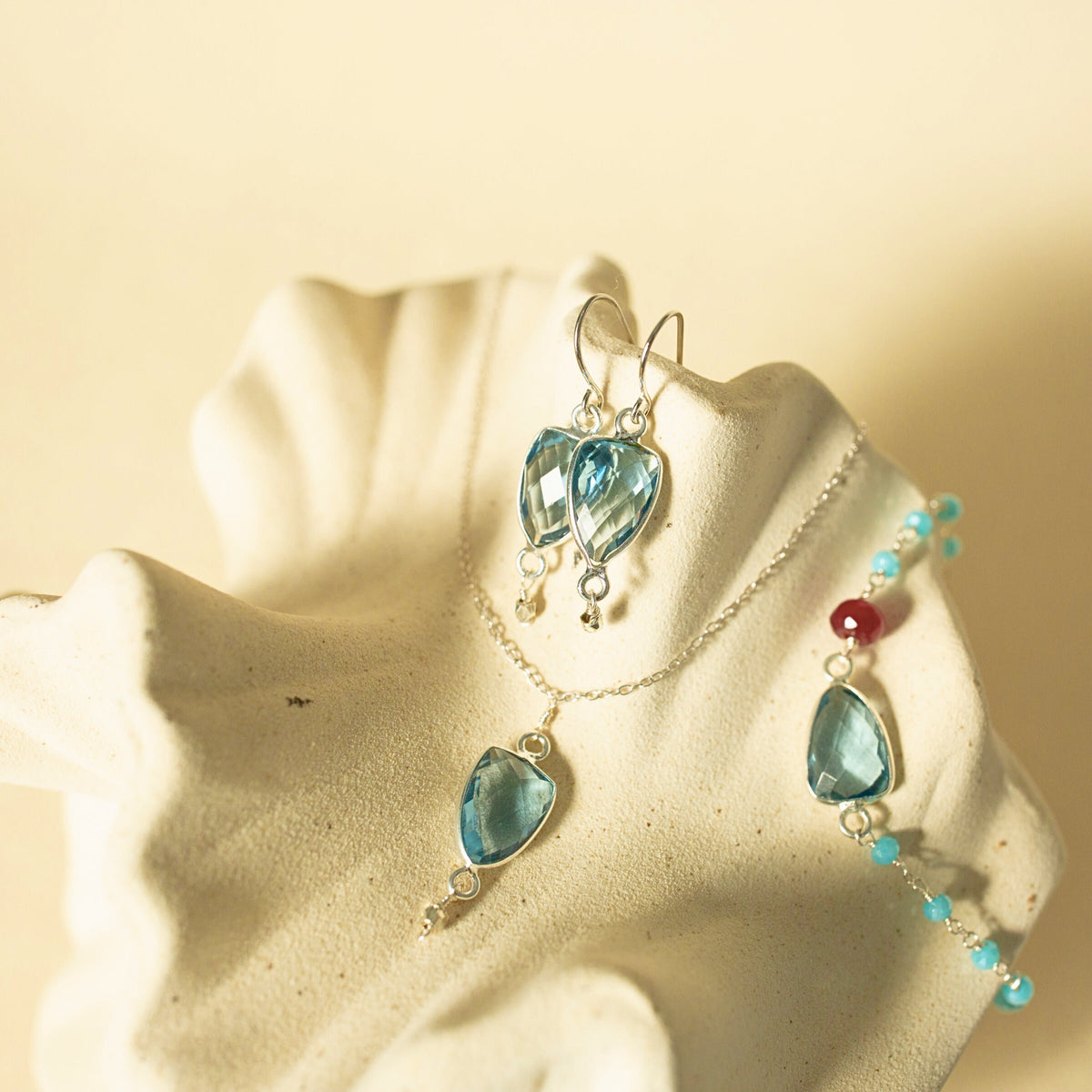 London Blue quartz Isla pendant necklace in rhodium-plated silver, handmade in the USA - Everlyne (view 6)