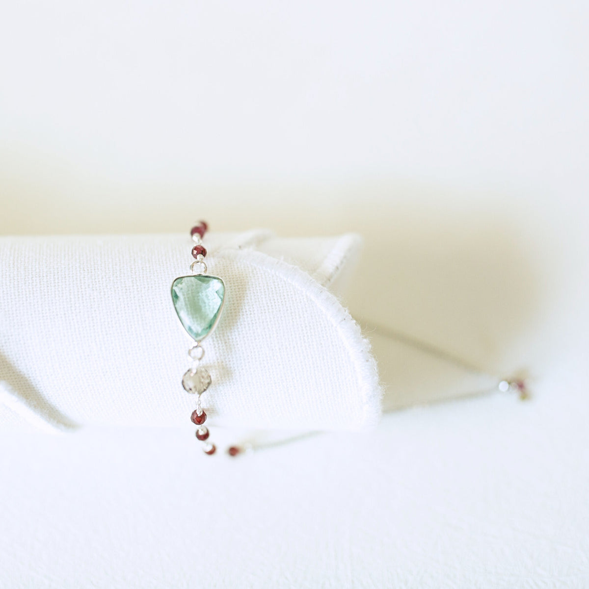 Faceted gemstone Isla bracelet in 14k gold vermeil, adjustable slider clasp - Everlyne (view 18)