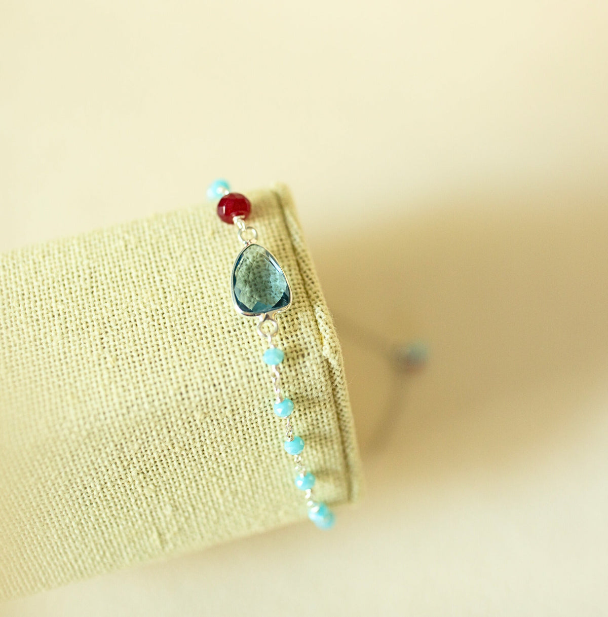 Faceted gemstone Isla bracelet in 14k gold vermeil, adjustable slider clasp - Everlyne (view 13)