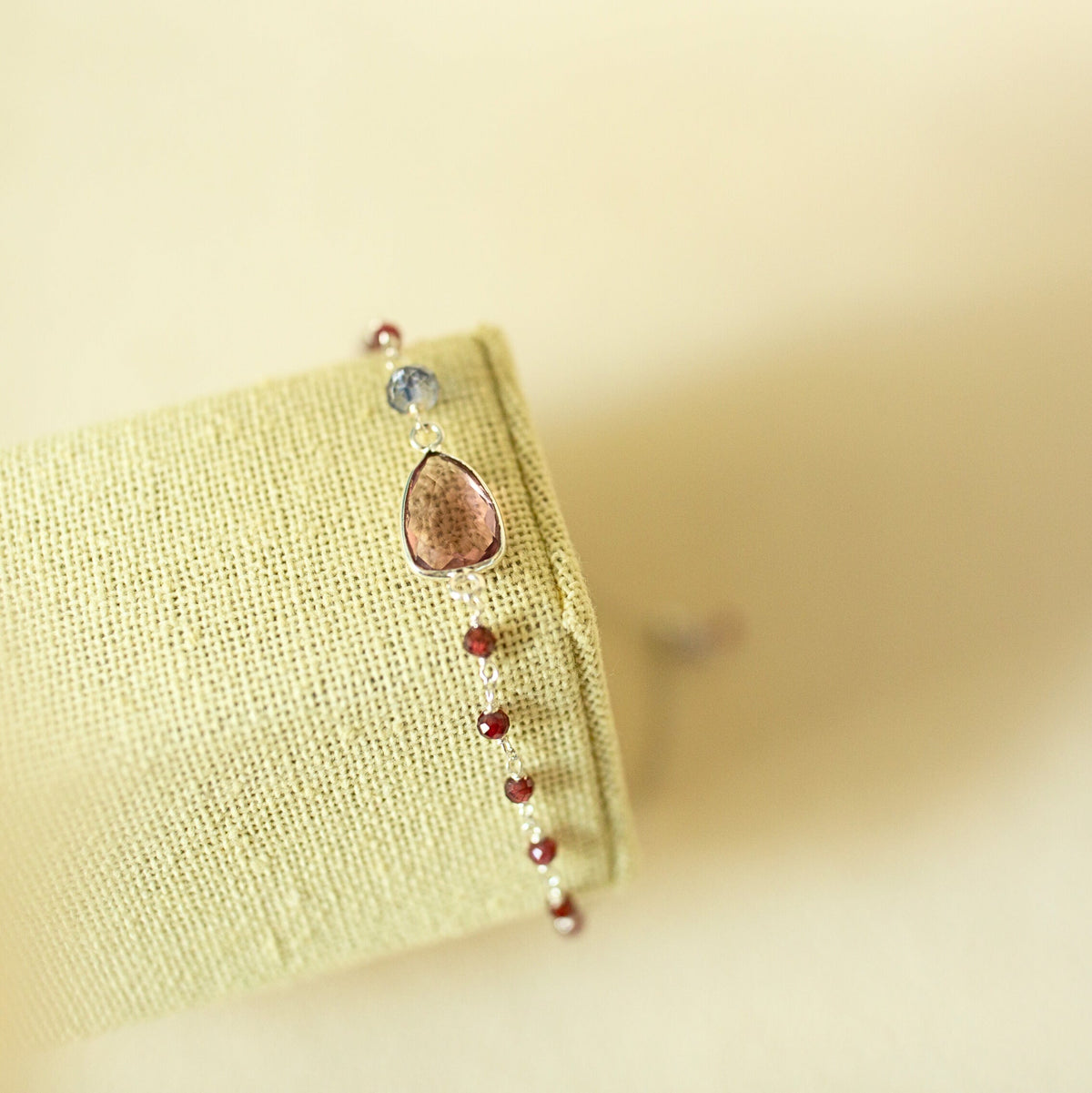 Faceted gemstone Isla bracelet in 14k gold vermeil, adjustable slider clasp - Everlyne (view 9)