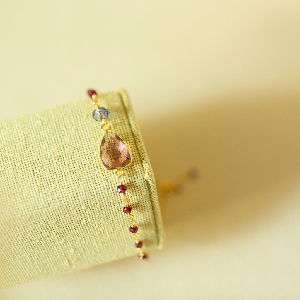 Faceted gemstone Isla bracelet in 14k gold vermeil, adjustable slider clasp - Everlyne (view 6)
