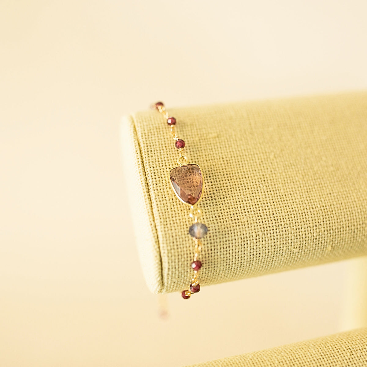 Faceted gemstone Isla bracelet in 14k gold vermeil, adjustable slider clasp - Everlyne (view 8)